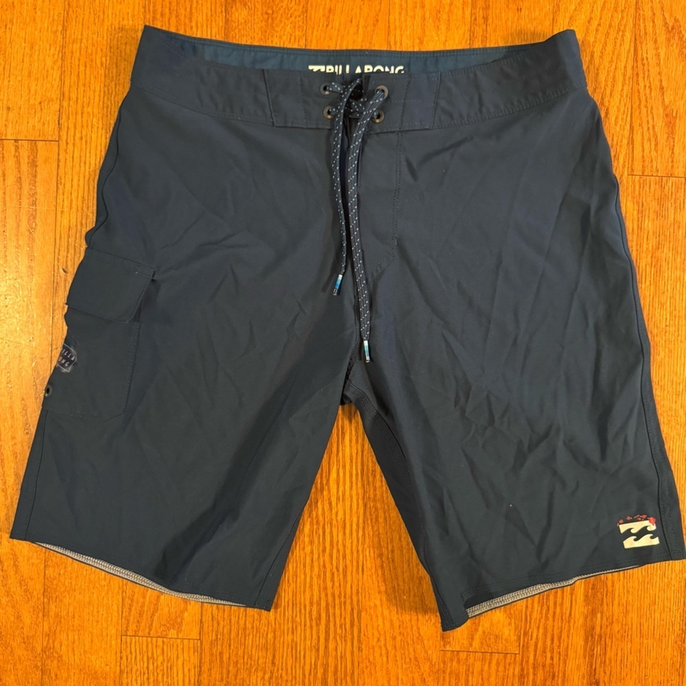 Billabong Men's Navy Swim Shorts Size 30